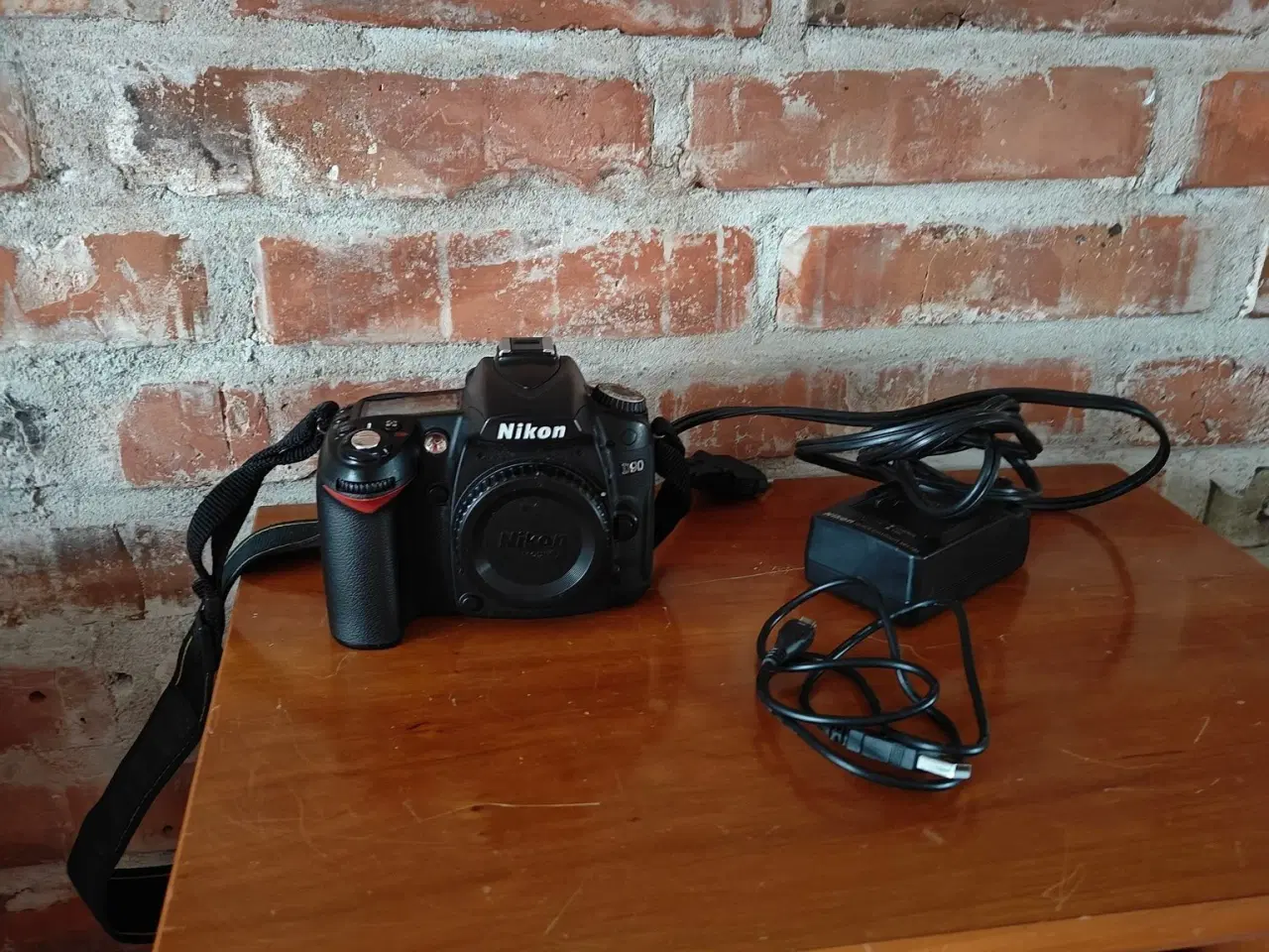 Billede 1 - Nikon D90 DSLR Kamera hus med Lader og Batteri