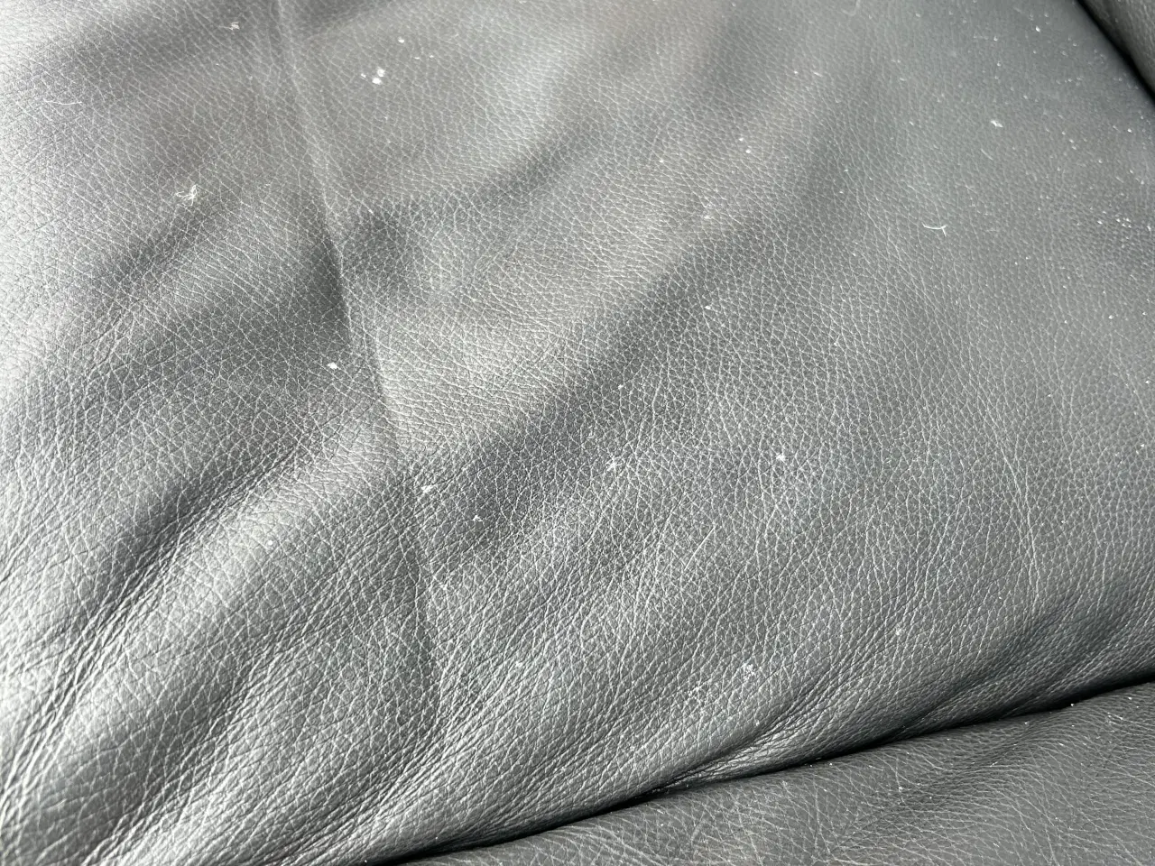 Billede 7 - Sort læder sofa - 3. pers.