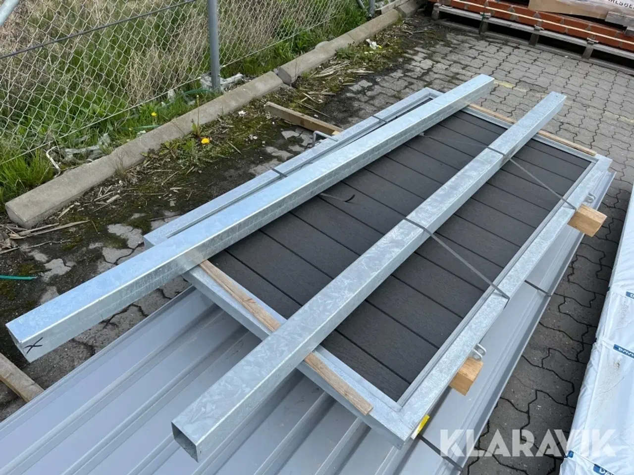 Billede 1 - Galvaniseret hegnsprofiler låge og 5 stolper