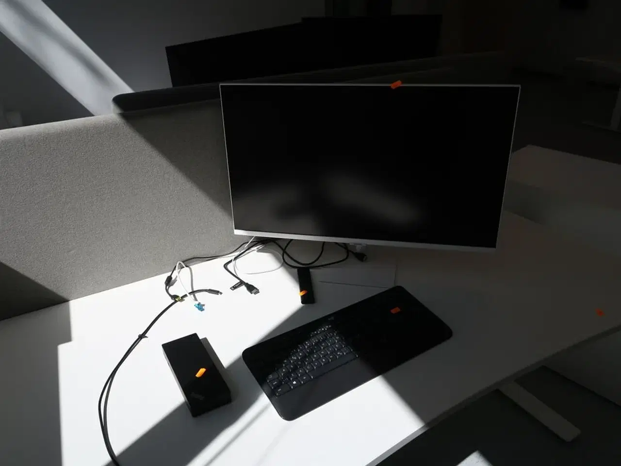 Billede 1 - Computerskærm SAMSUNG S32AM501NU med dockingstation og tastatur