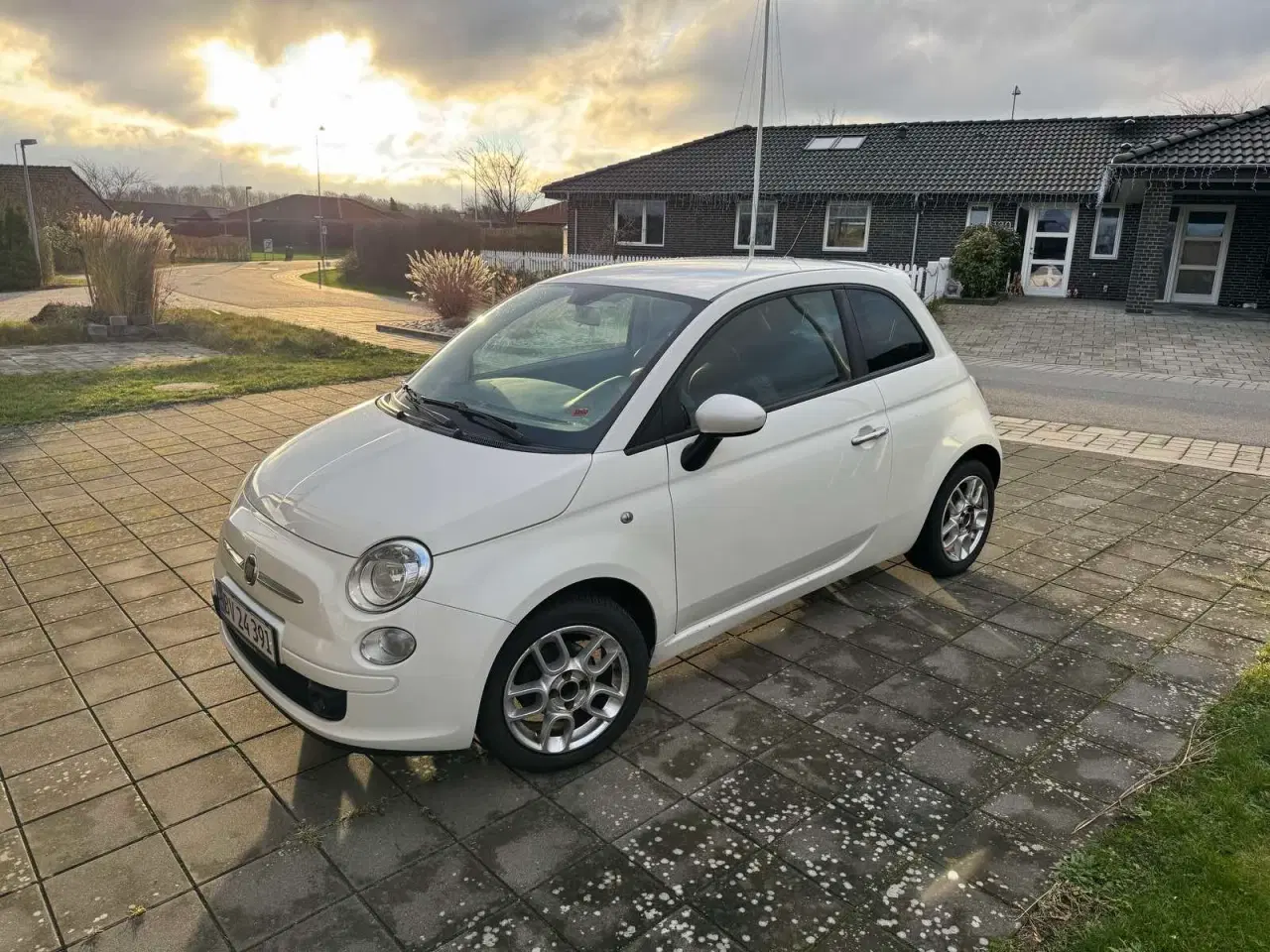 Billede 3 - Nysynet Fiat 500 1,2 Sport - kørt kun 124.000 km