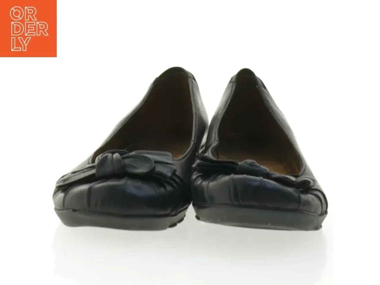 Billede 2 - UBRUGTE Sorte Læder ballerina Sløjfe sko fra Hush Puppies (str. 41-42, 8)