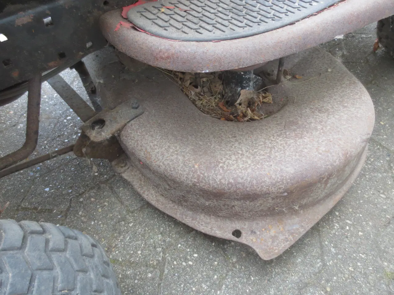 Billede 4 - 1 stk Havetraktor Jonsered Model LT 2112