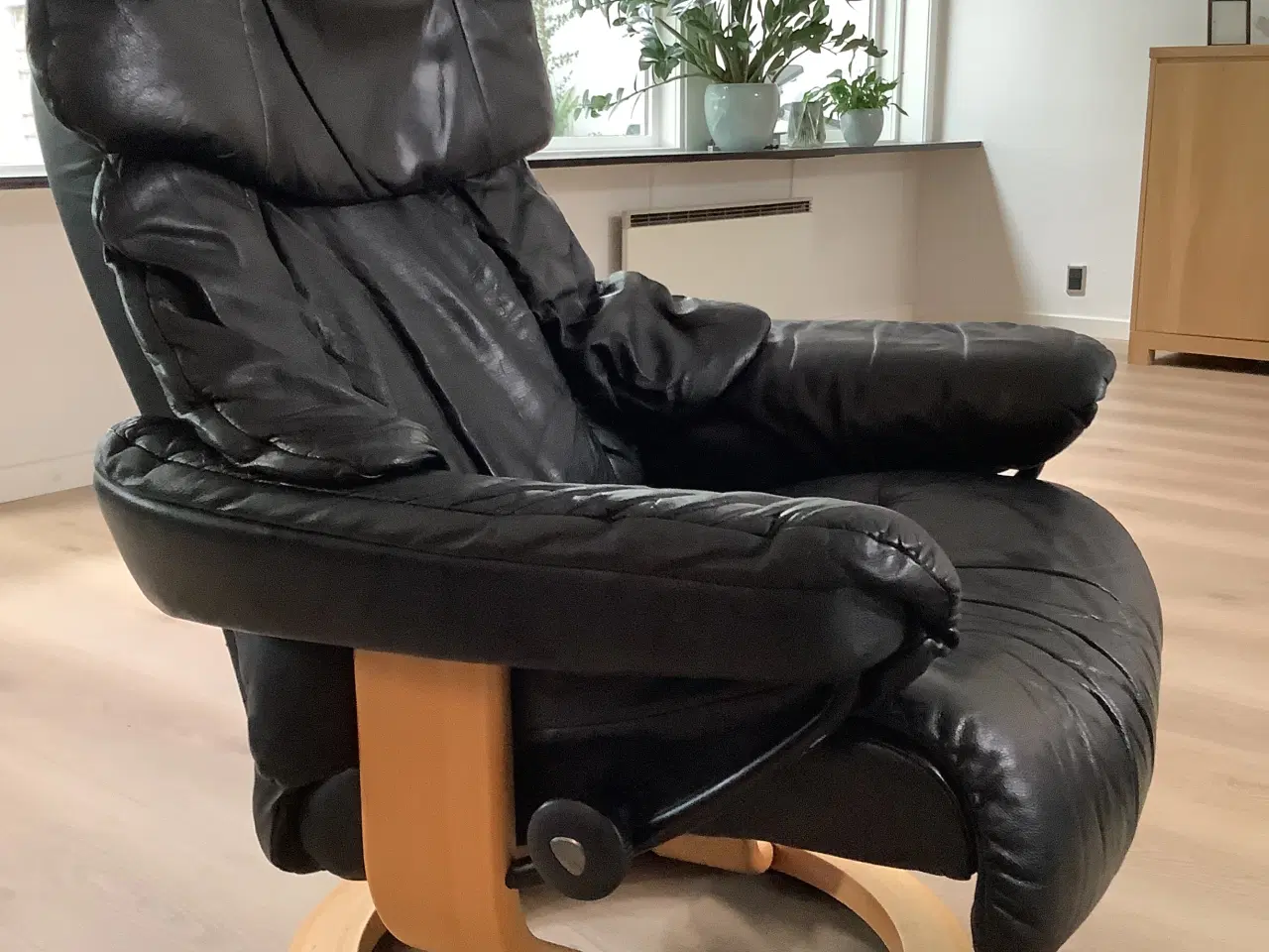 Billede 3 - Stressless lænestol med skammel