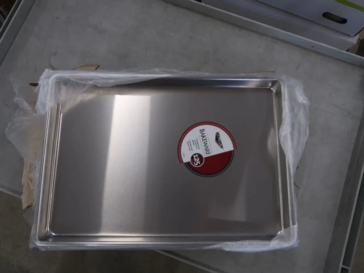 Billede 1 - 5 kasser bageplader BAKEWARE Model: Party Pan