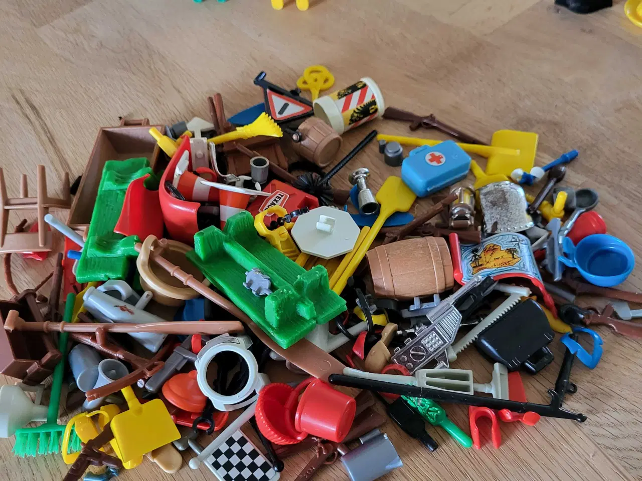 Billede 8 - Play mobil figurer og vogne 