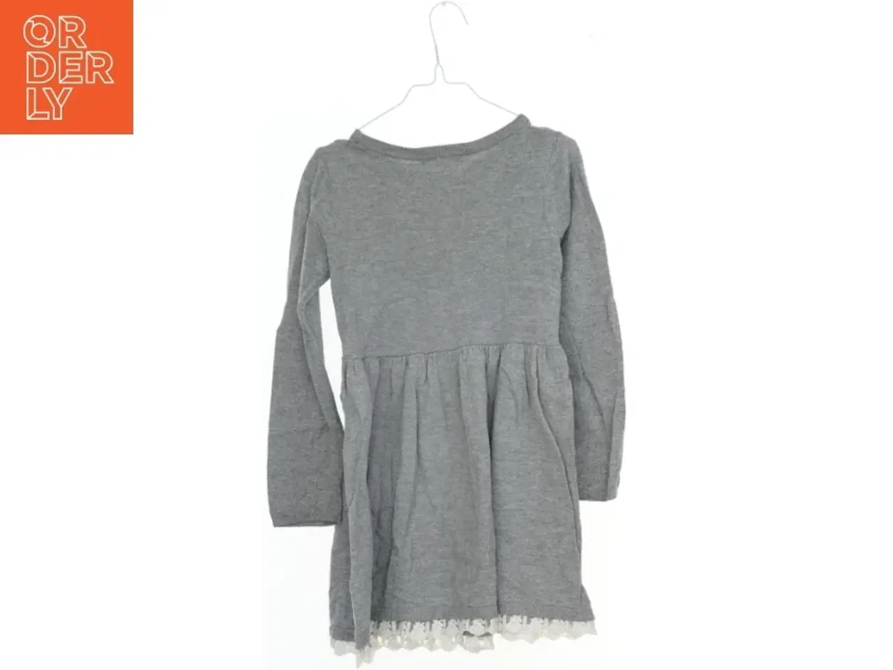 Billede 2 - Grå kjole med lange ærmer fra H&M (str. 122)