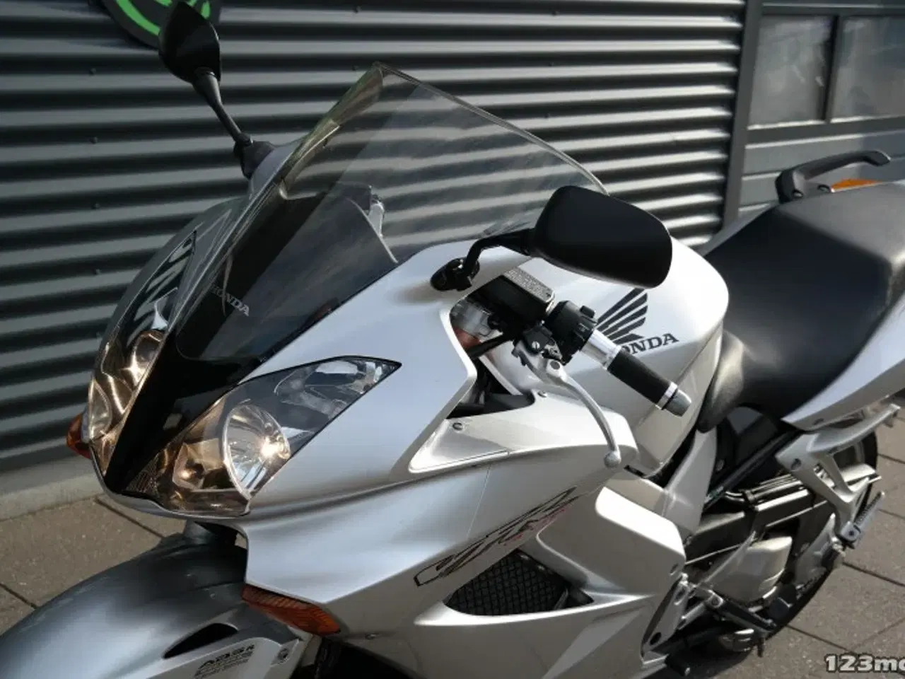 Billede 19 - Honda VFR 800 F MC-SYD       BYTTER GERNE