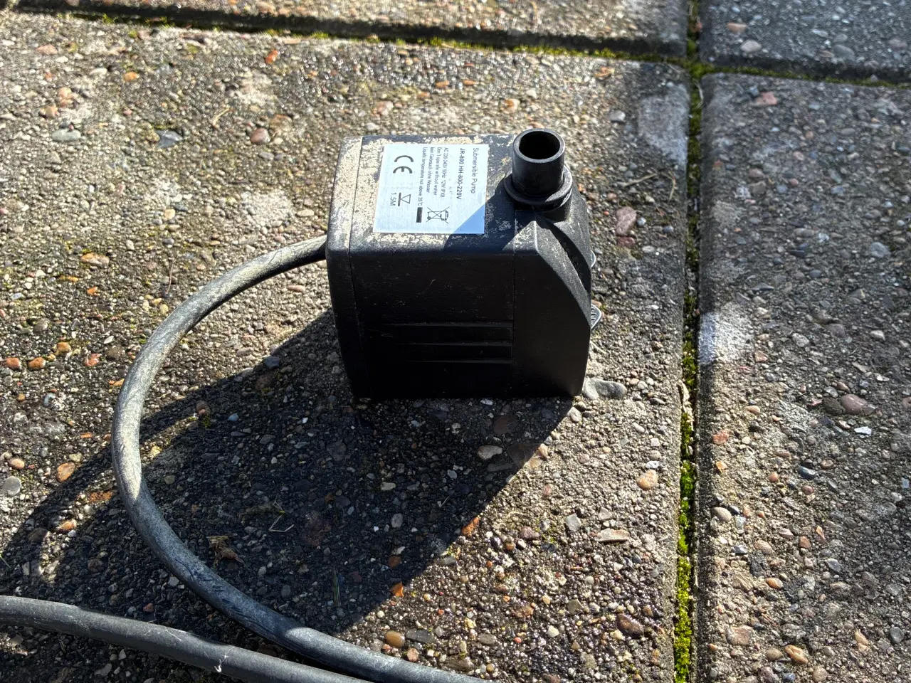 Billede 2 - Granit vandfaldssten + pumpe