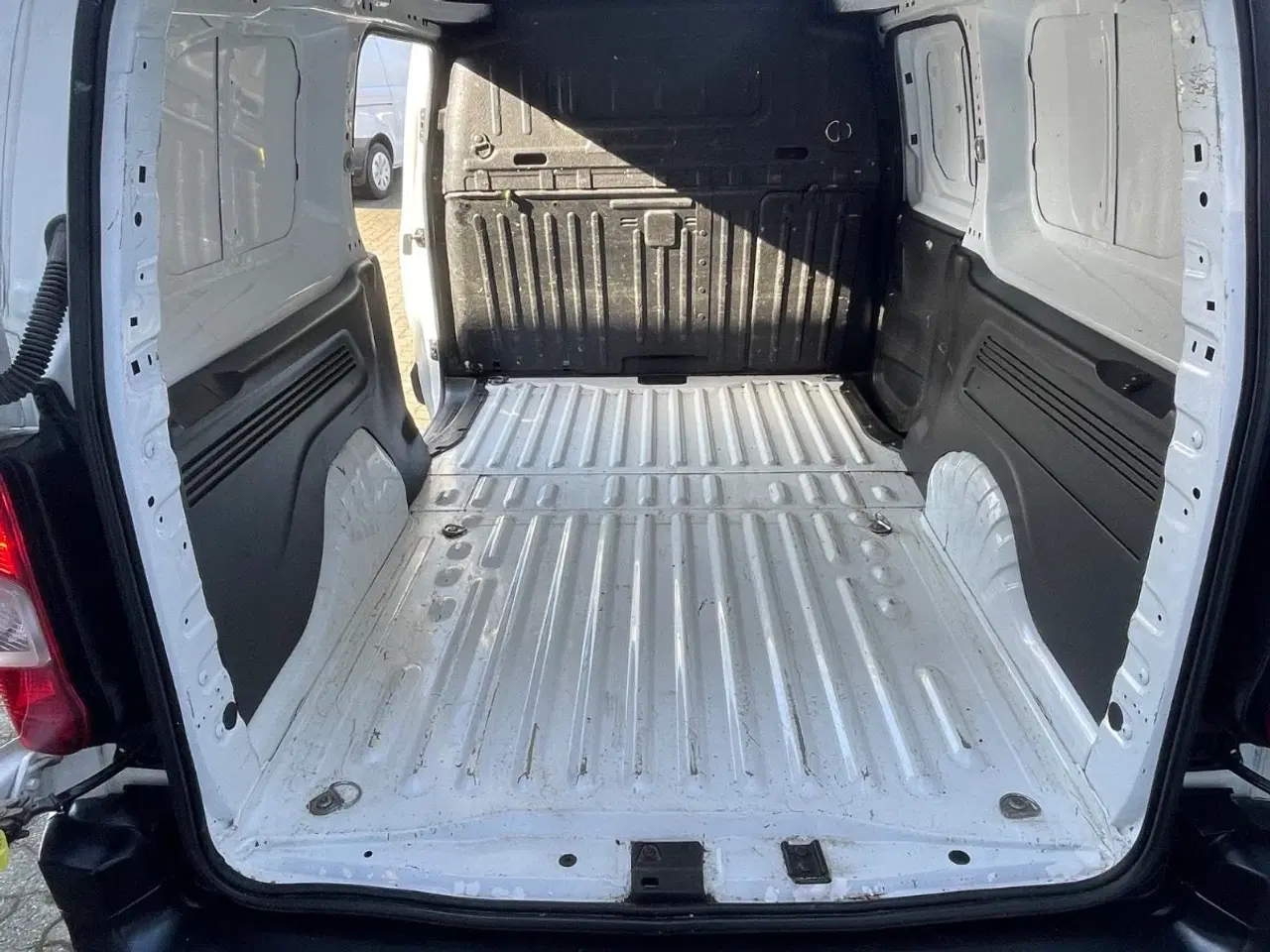 Billede 9 - Peugeot Partner 1,5 BlueHDi 130 L2V2 Plus Van
