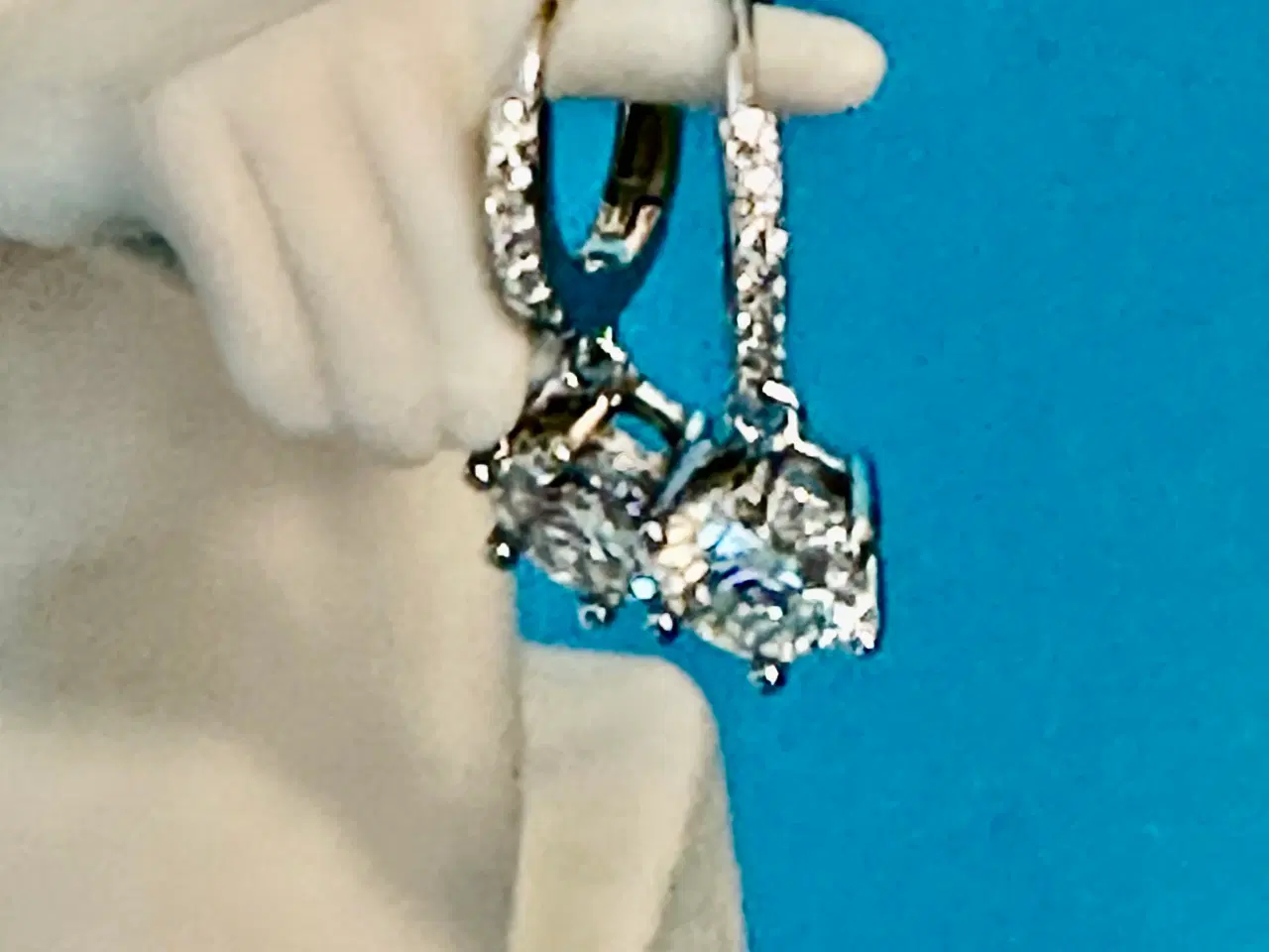 Billede 9 - Nye sølvøreringe med 1 karat moissanite i hver.