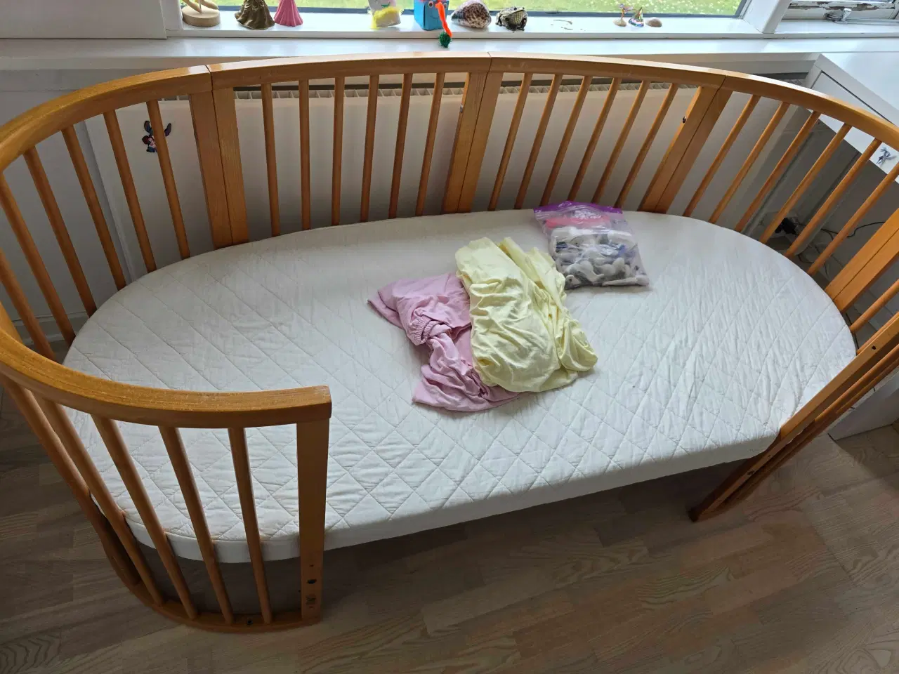 Billede 1 - Stokke seng inkl junior madras 
