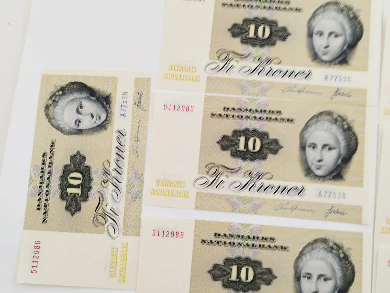 Billede 1 - Ti Kroner fra 1975. Bankfriske 