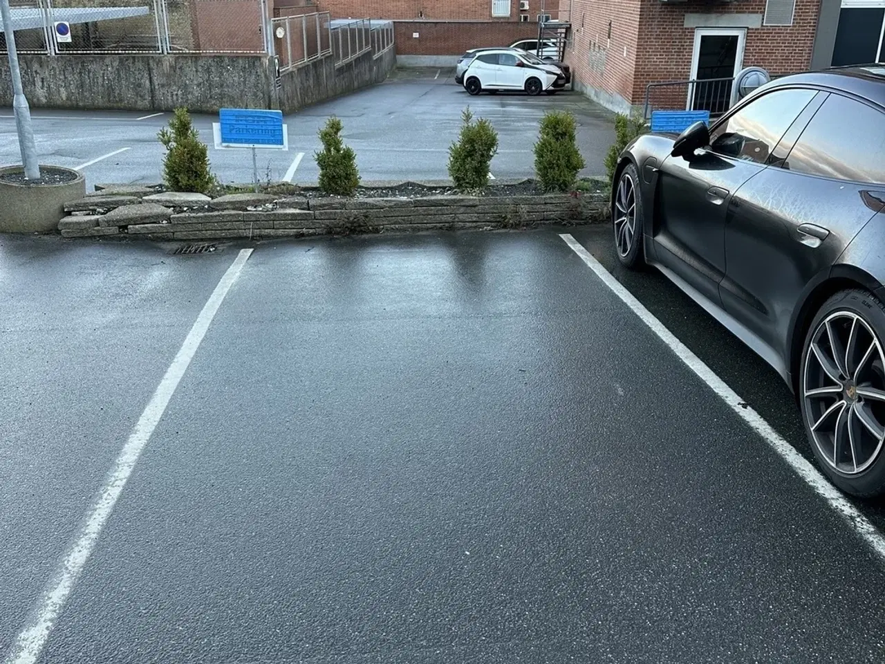 Billede 10 - Lej sikre og centrale parkeringspladser i Svendborg midtby – med adgang via Hulgade og mulig fremtidige ladestandere til elbiler!