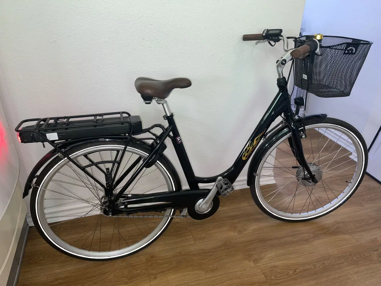 Billede 1 - flot mustang dame elcykel 28"  7 gear.