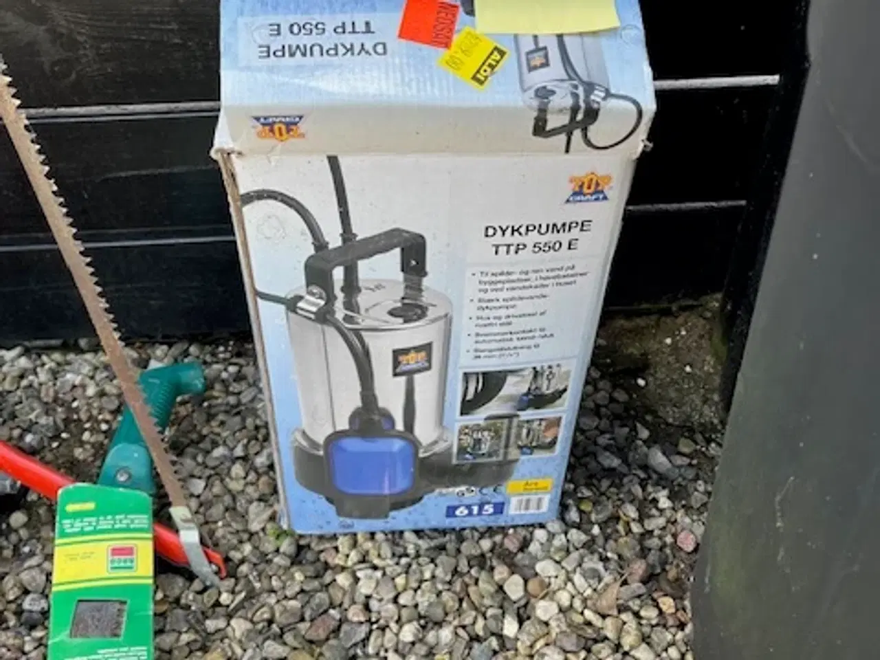 Billede 6 - Haveredskaber, lanterne, havebord, zinkspande m.m.