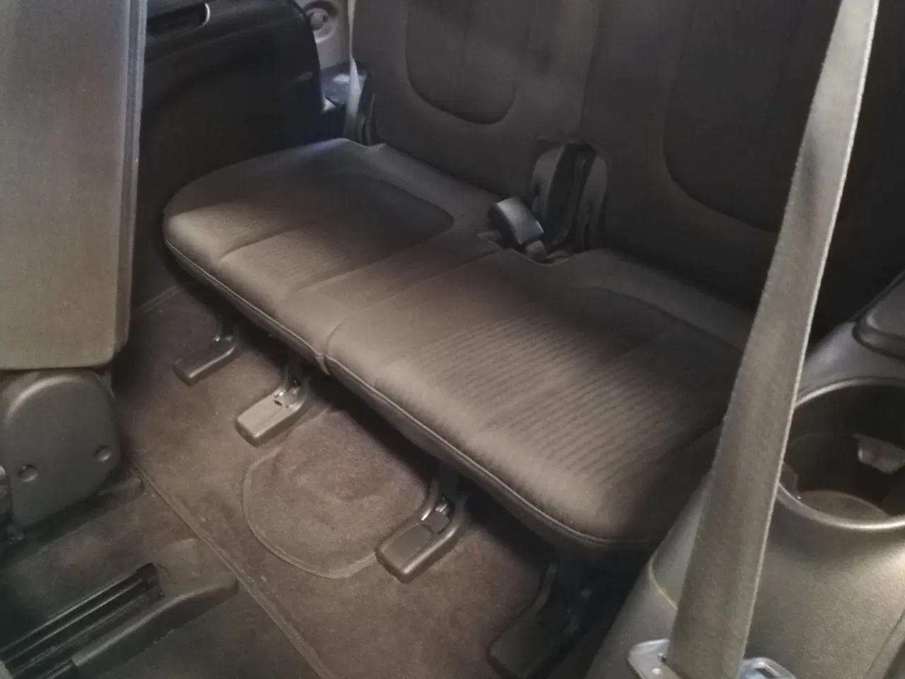 Billede 17 - 7 sæder 236,250km 2,0 144hk med træk/AC