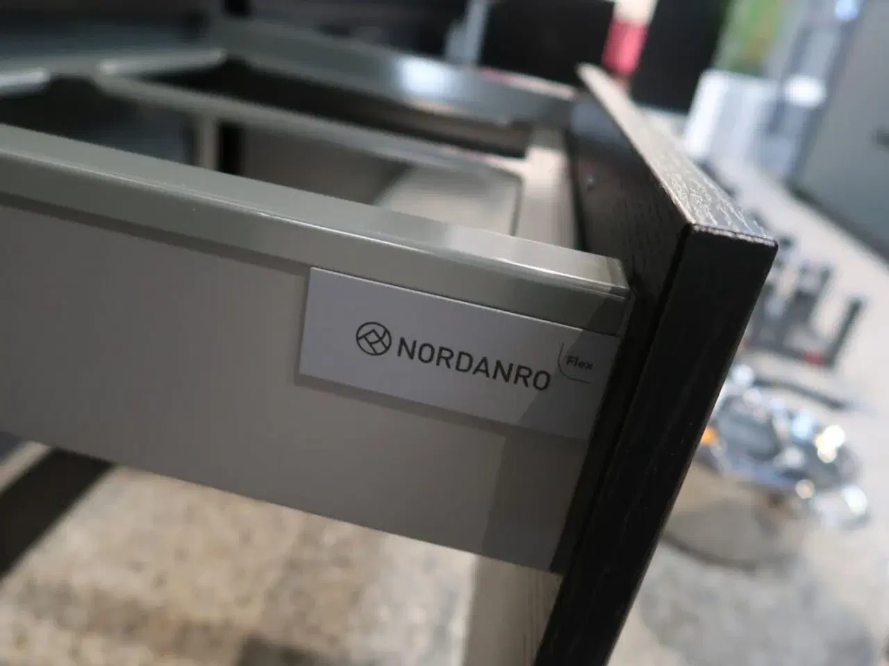 Billede 13 - Køkken NORDANRO uden hårdehvidevarer med stenbordplade DEKTON