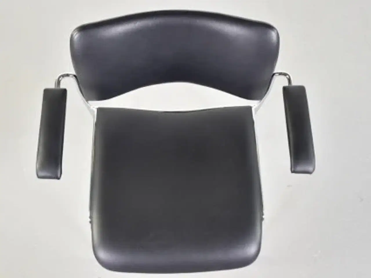 Billede 5 - Howe 40/4 konference-/mødestol med armlæn og sort læder (m/filtsko)