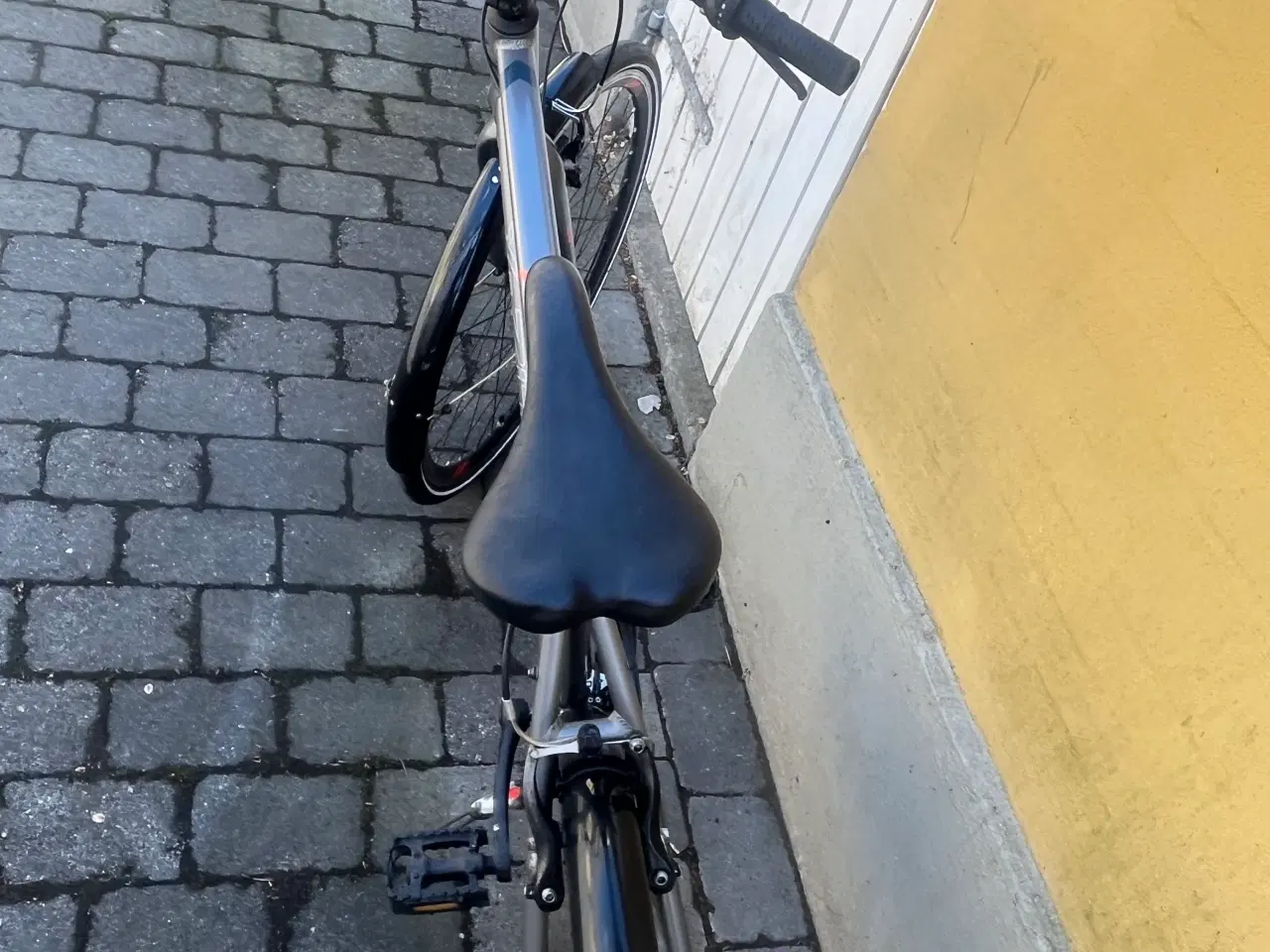 Billede 4 - 28” herre cykel  står som ny 