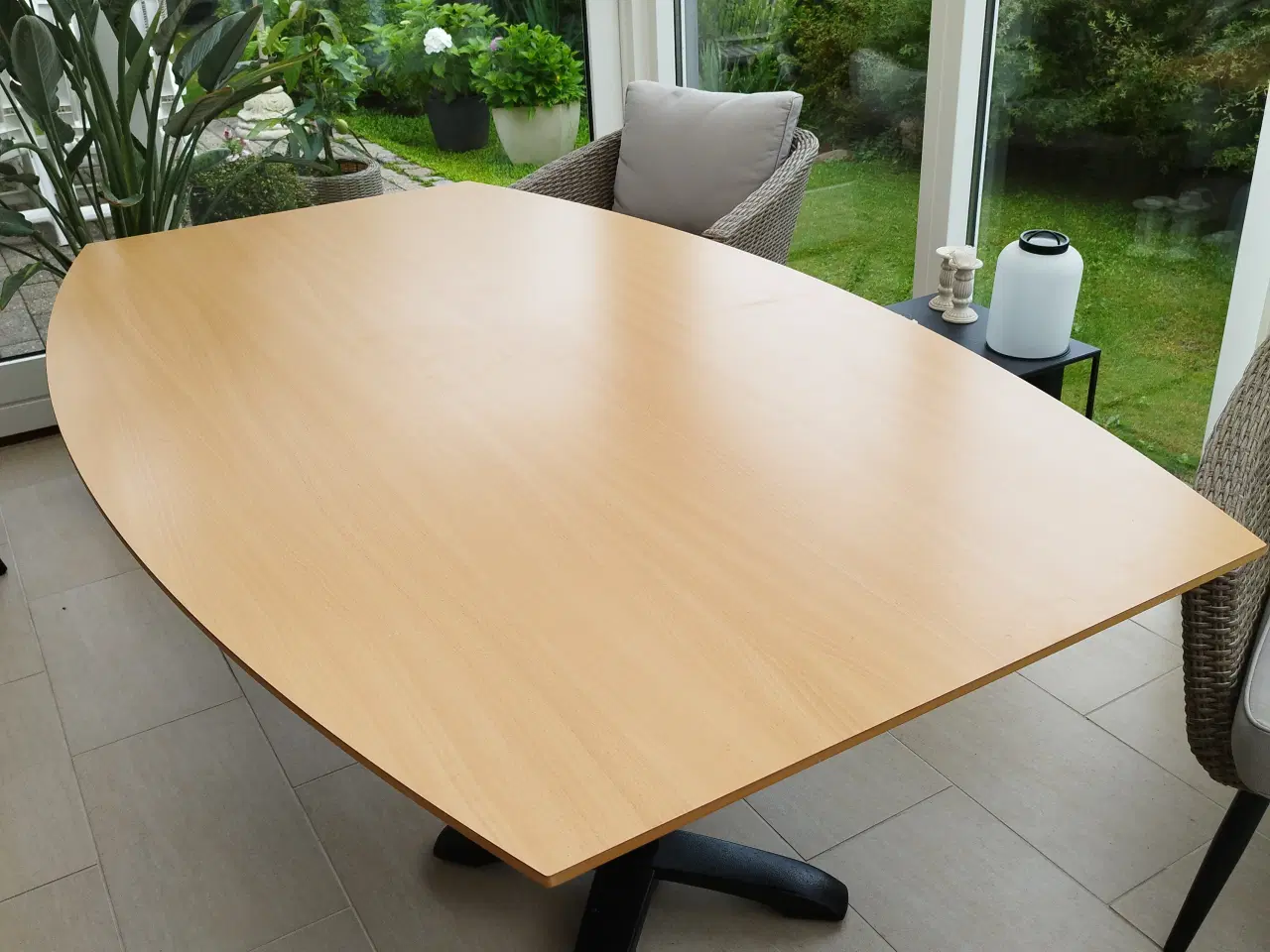 Billede 1 - Spisebord MDF/ Træ Sort Stel -50%