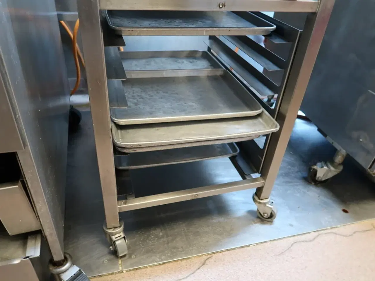 Billede 3 - Rustfri stålopbevaringsbord
