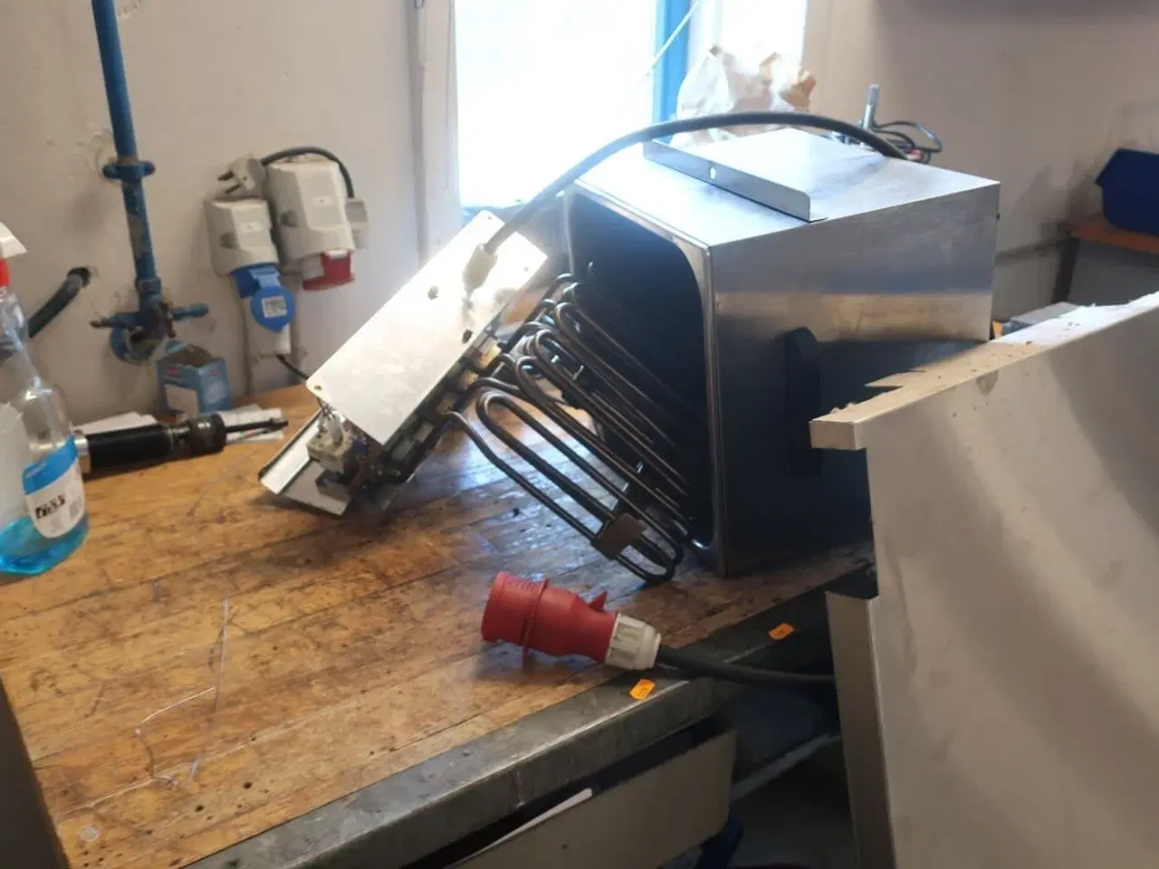 Billede 4 - Arbejdsbord med indhold