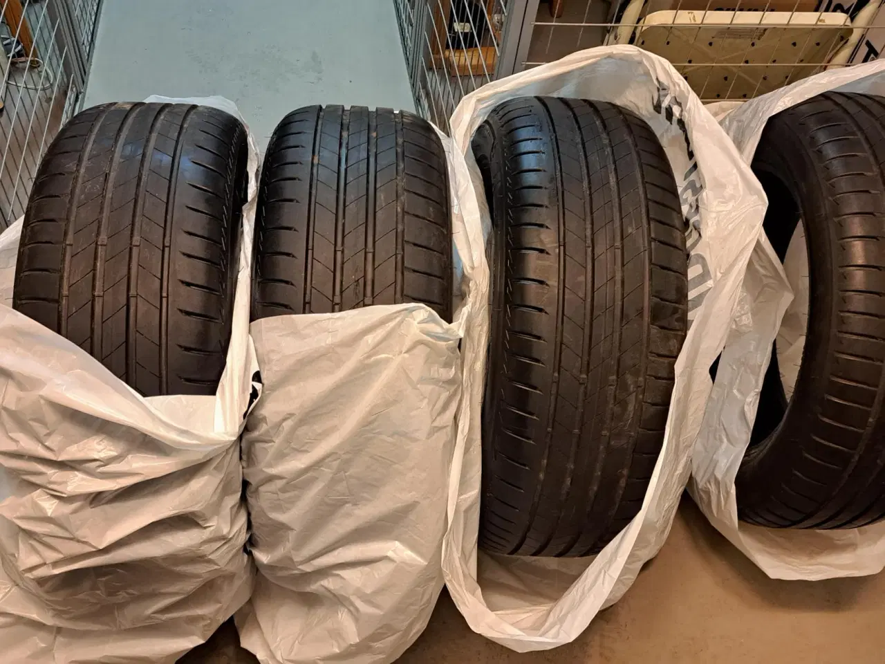 Billede 1 - Brigstone Turanza Dæk 235-55-18 104T