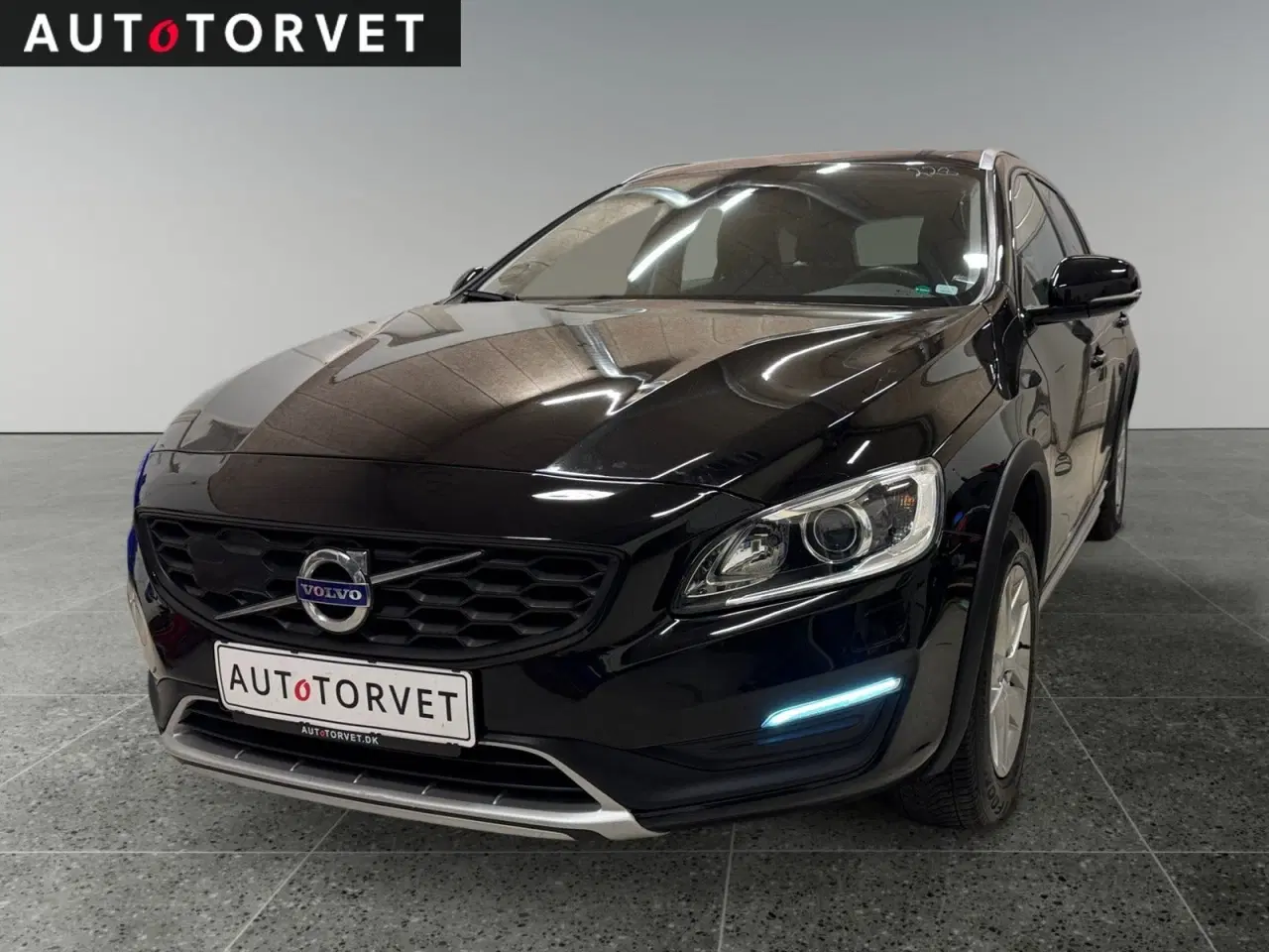 Billede 1 - Volvo V60 CC 2,0 D3 150 Kinetic aut.