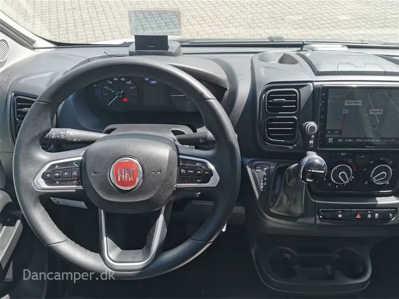 Billede 8 - 2022 - Weinsberg CaraCompact 600 MF "Pepper Edition"   Under klargøring! Flot Pepper Edition, 9-trin aut., Solcelle 180W, Lithiumbatteri 100Ah, El-trin, Navigation, Head-up display