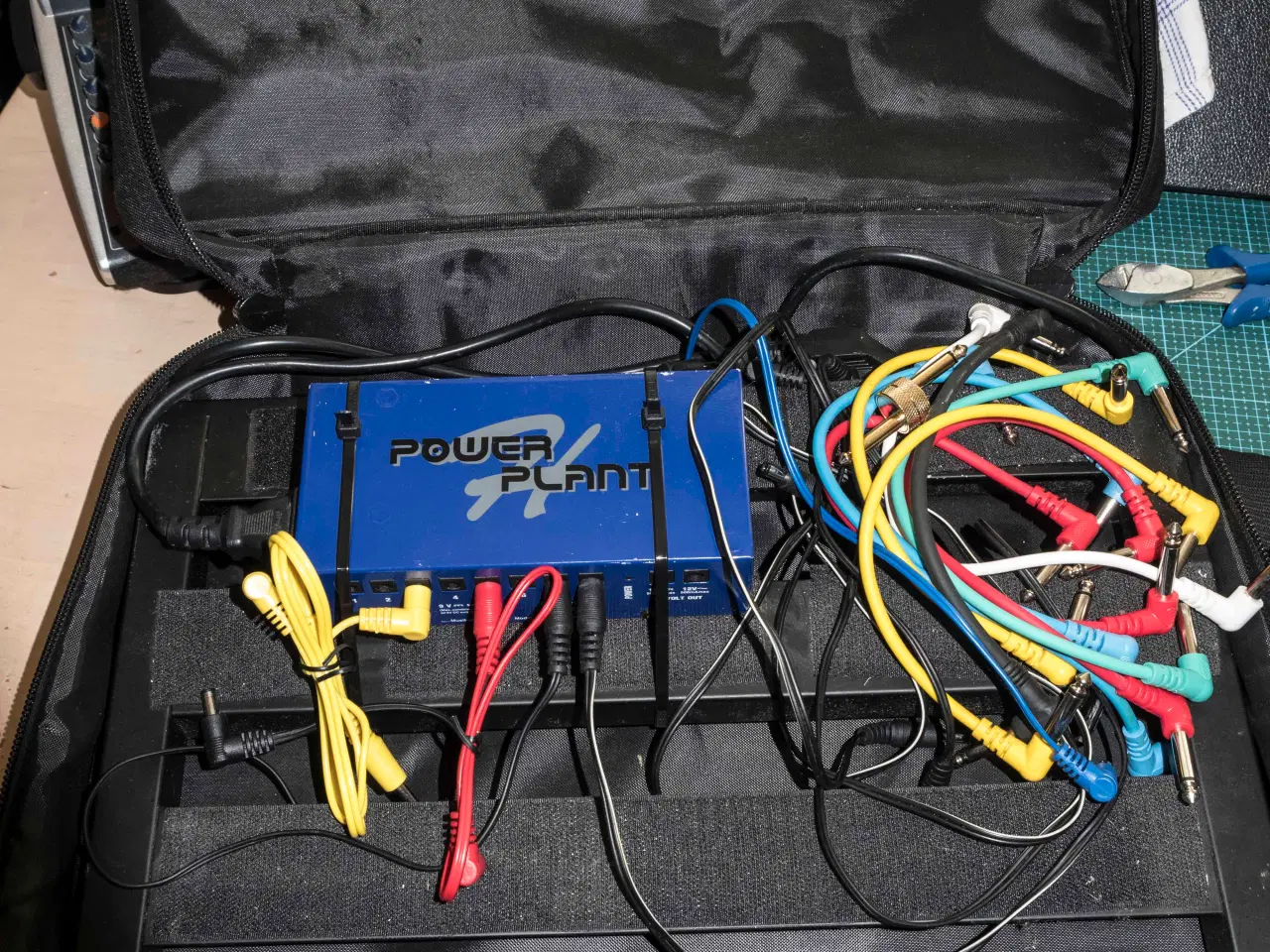 Billede 2 - Pedalboard  - Pedaltrain m. taske og HB Powerplant