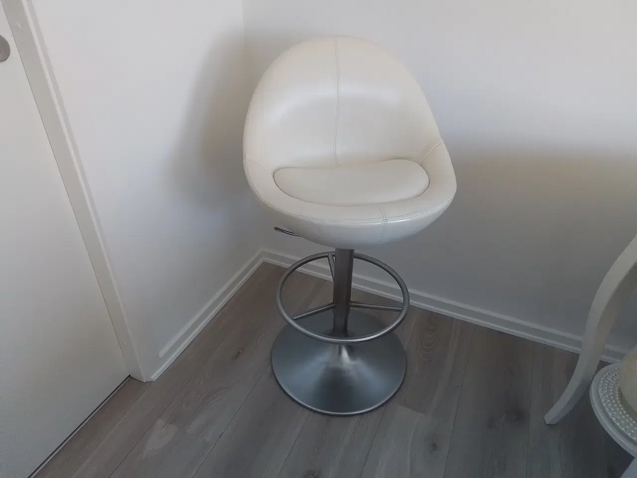 Billede 1 - Barstol med pumpefunktion