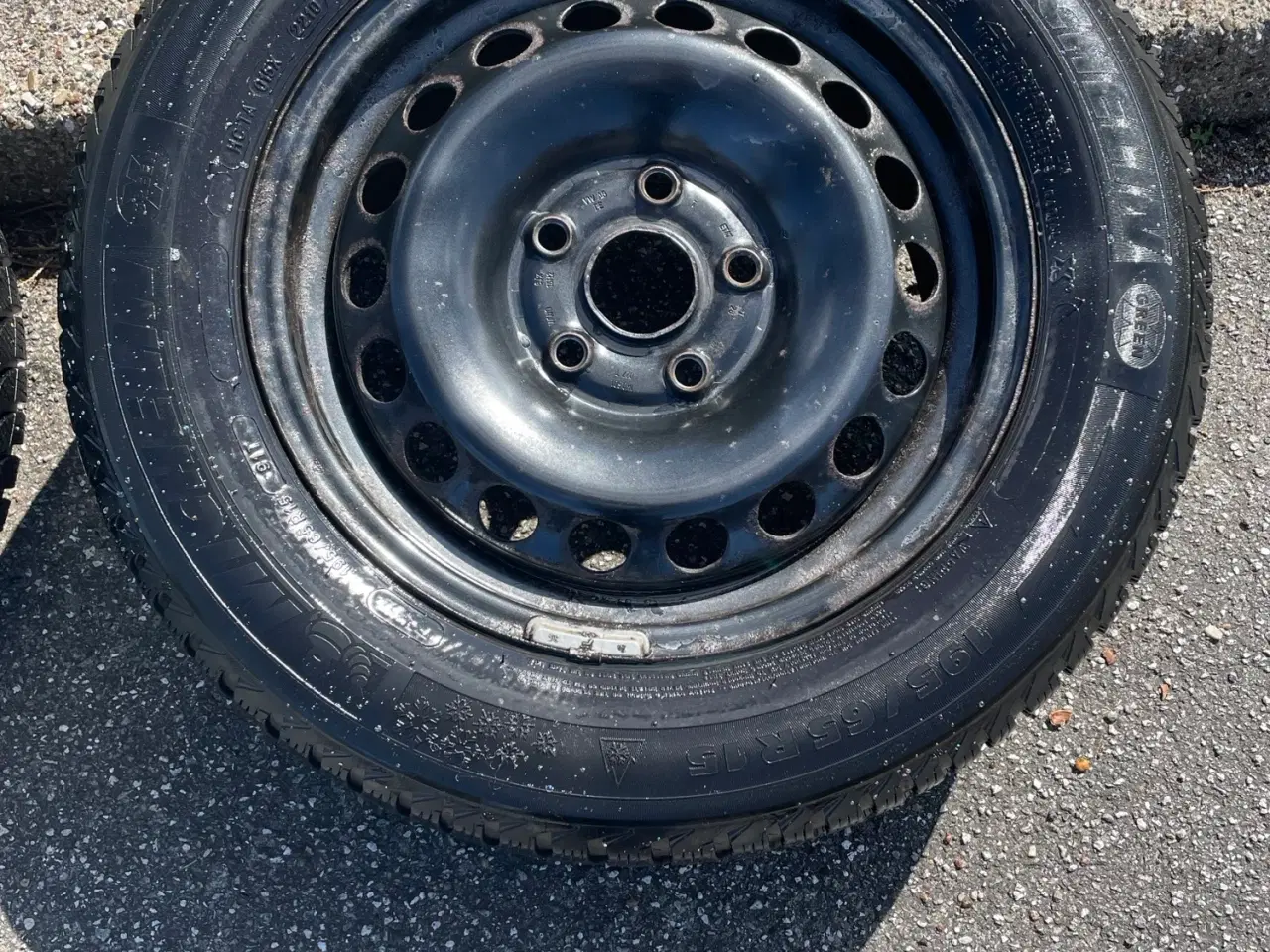 Billede 5 - Vinter & sommer dæk på fælge !