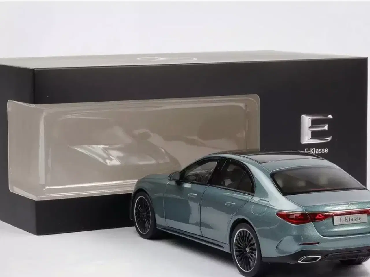 Billede 4 - 1:18 Mercedes E-Class W214 2024