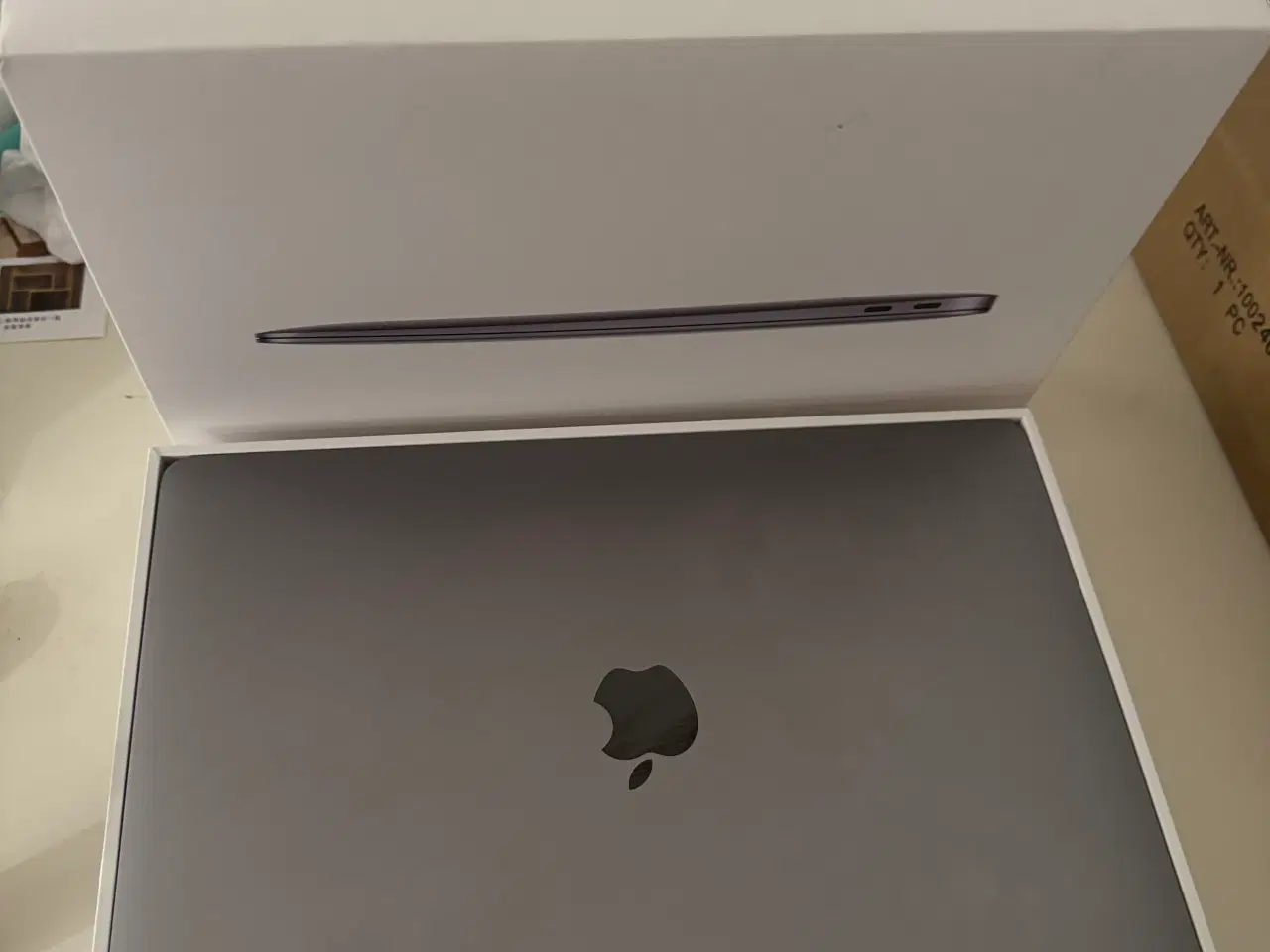 Billede 4 - MacBook Air 13" M1 (8GB/256GB) - Space Gray - Flot