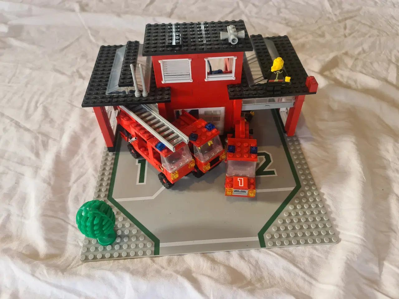 Billede 1 - Lego Brandstation 6382.  Ikke 100% komplet....