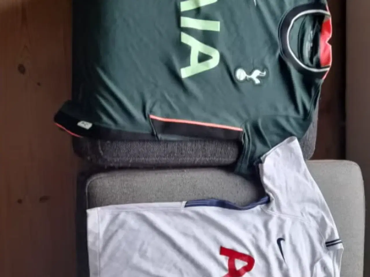 Billede 2 - Tottenham trøjer - bærnestørrelser