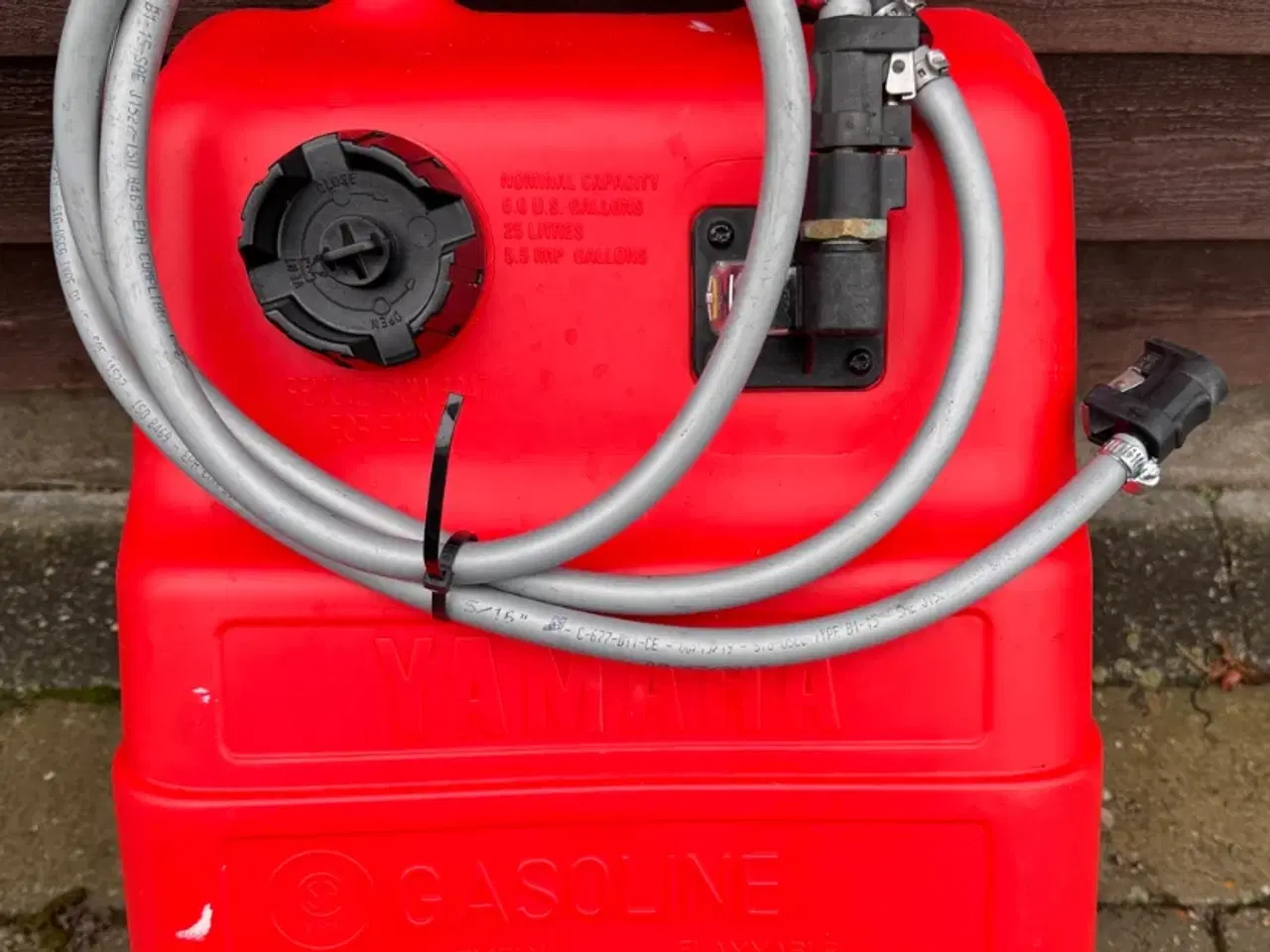 Billede 2 - Halv pris på Original 25 l yamaha tank og slange 