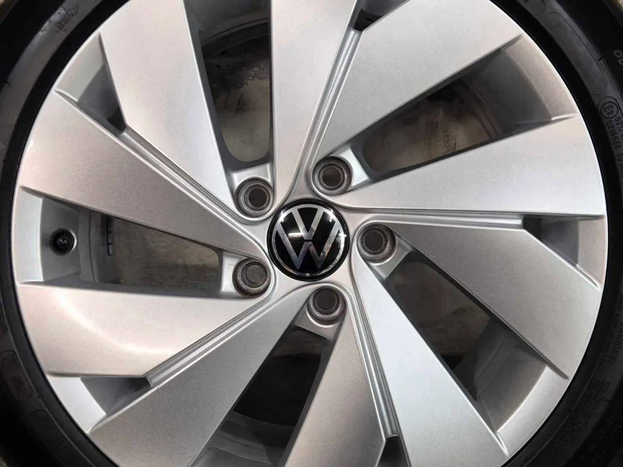 Billede 8 - VW ORIGINAL ALUFÆLGE MED NYE SOMMERDÆK 5x112