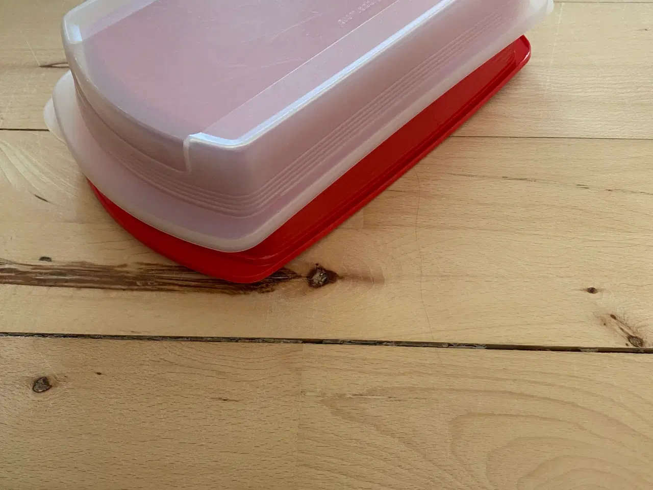 Billede 12 - Rød Tupperware beholder