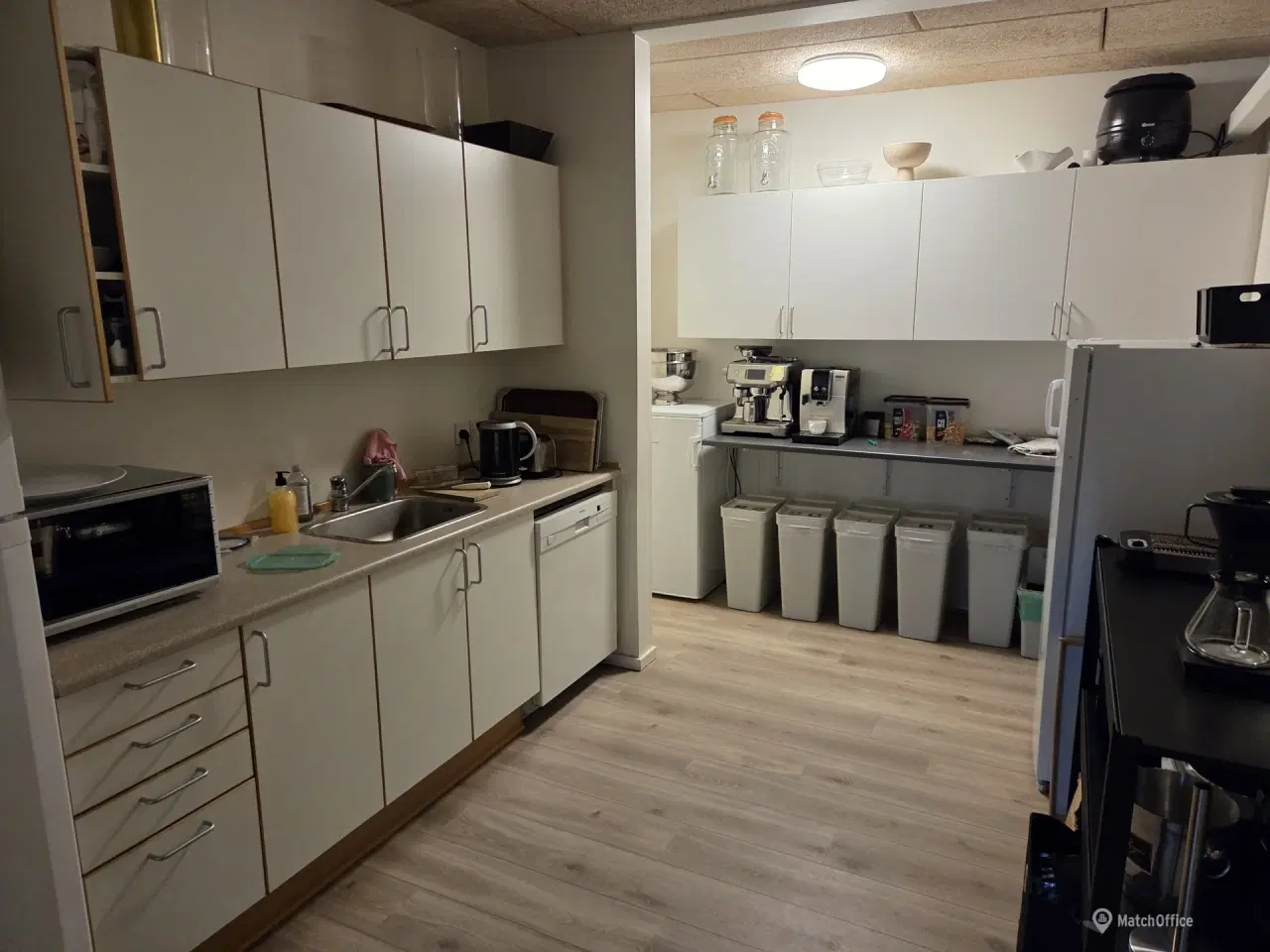 Billede 8 - Lager med kontor udlejes