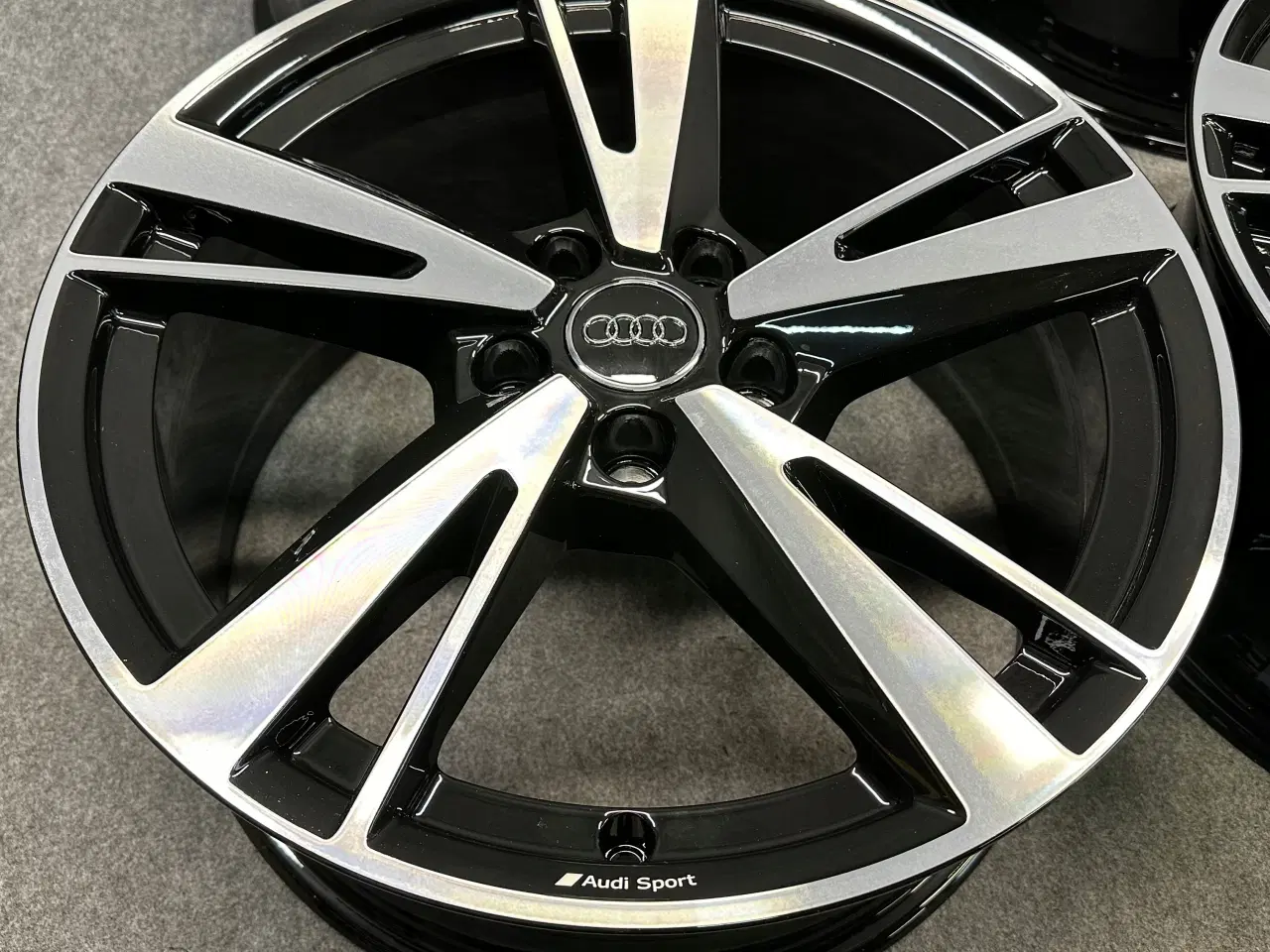 Billede 3 - AUDI A3 8Y 8Y0 18 S-LINE 8.0" x 18" 5x112 ET 46