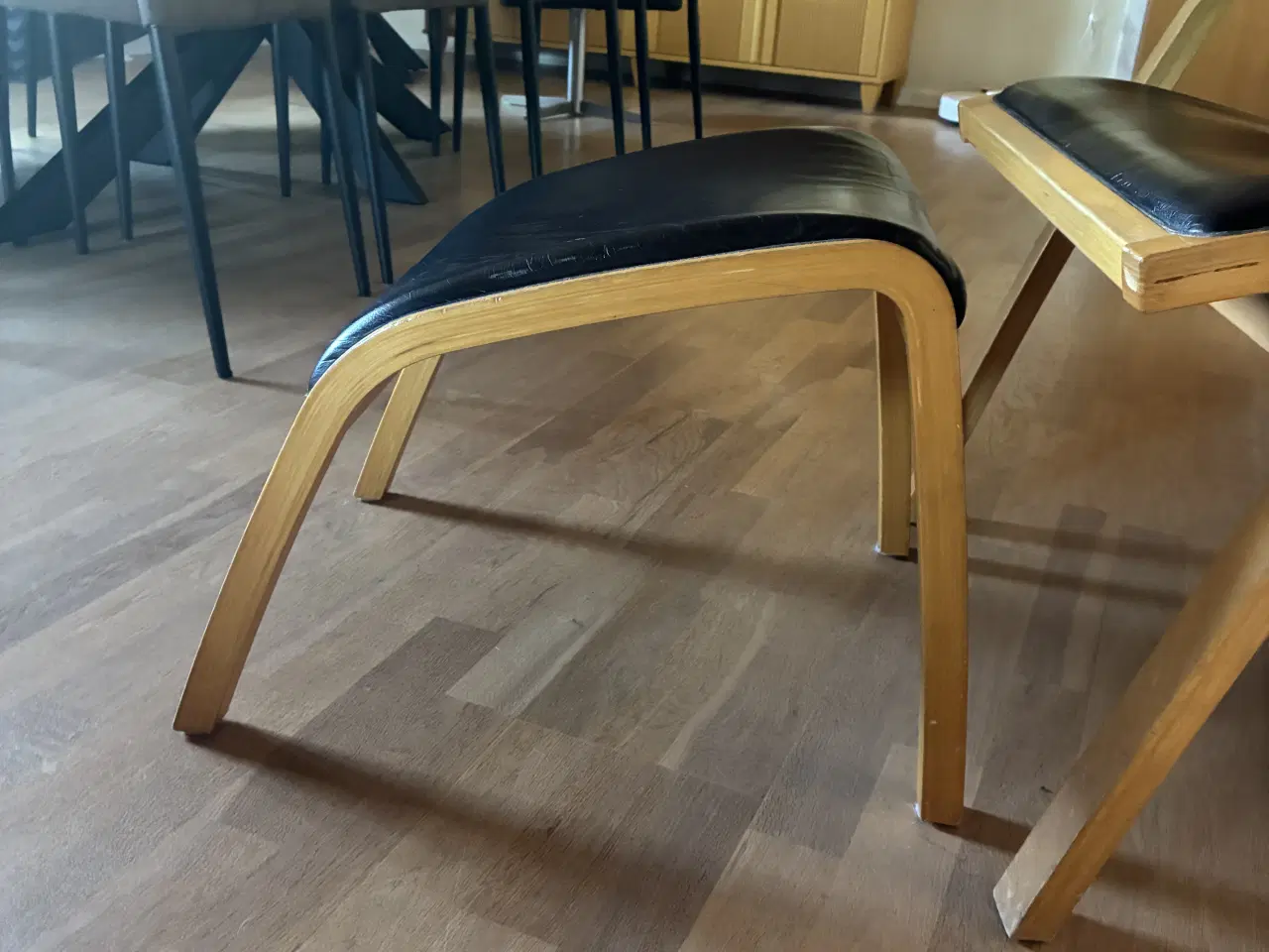 Billede 3 - Retro formspændt lænestol med skammel