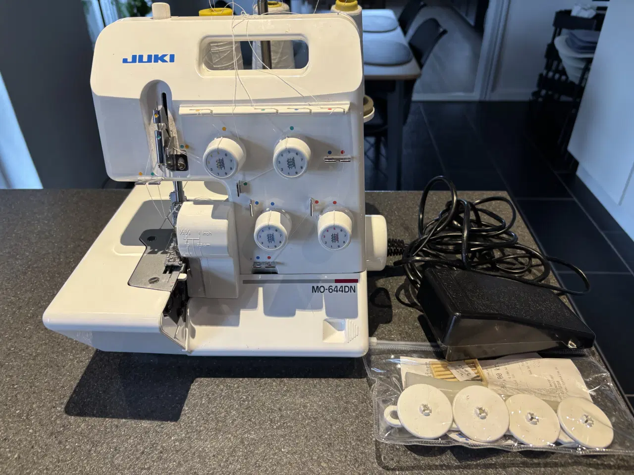 Billede 1 - Juki Overlokker fra dødsbo sælges. 