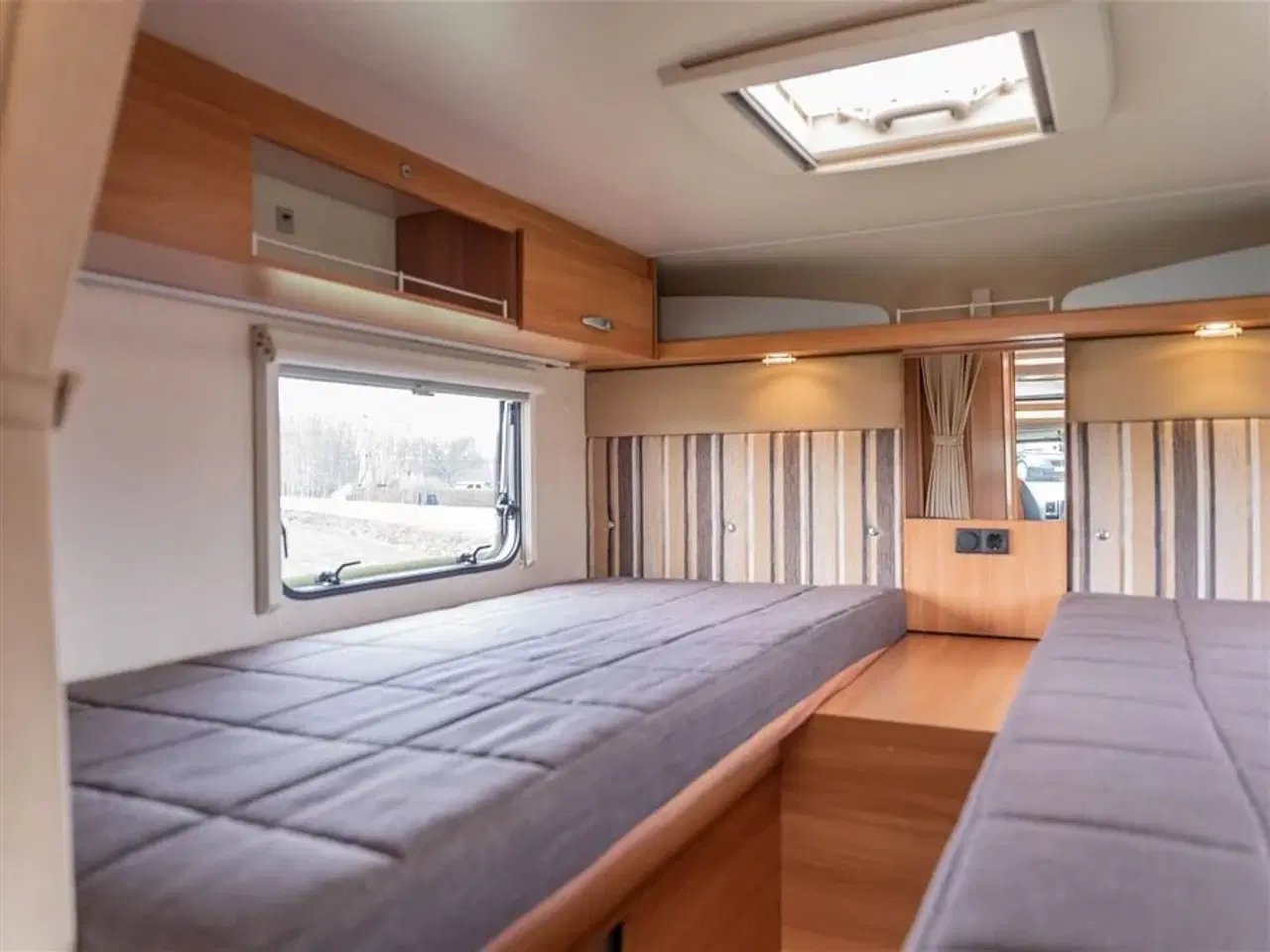 Billede 7 - 2012 - Knaus Sport 700 TI   Knaus 700 Sport – Veludstyret og klar til nye eventyr! Sælges til CVR