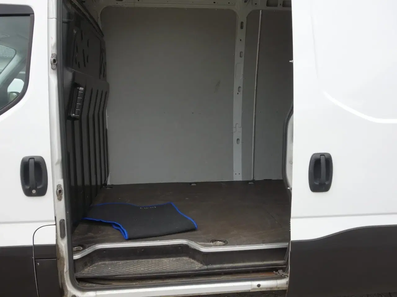 Billede 14 - Iveco Daily 2,3 35S16 16m³ Van AG8