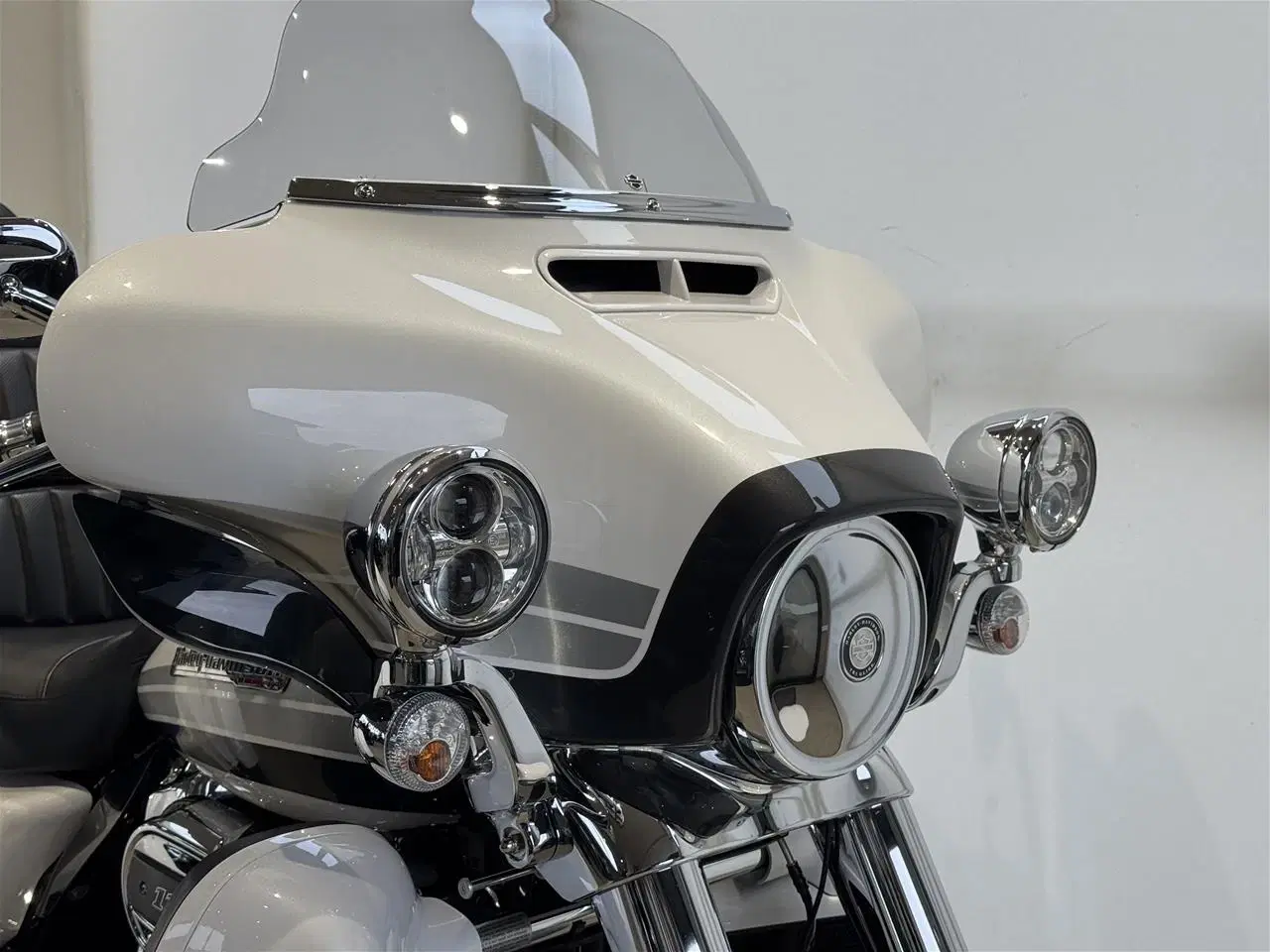 Billede 5 - Harley-Davidson FLHTCUTGSE Tri Glide Ultra CVO 117" Trike