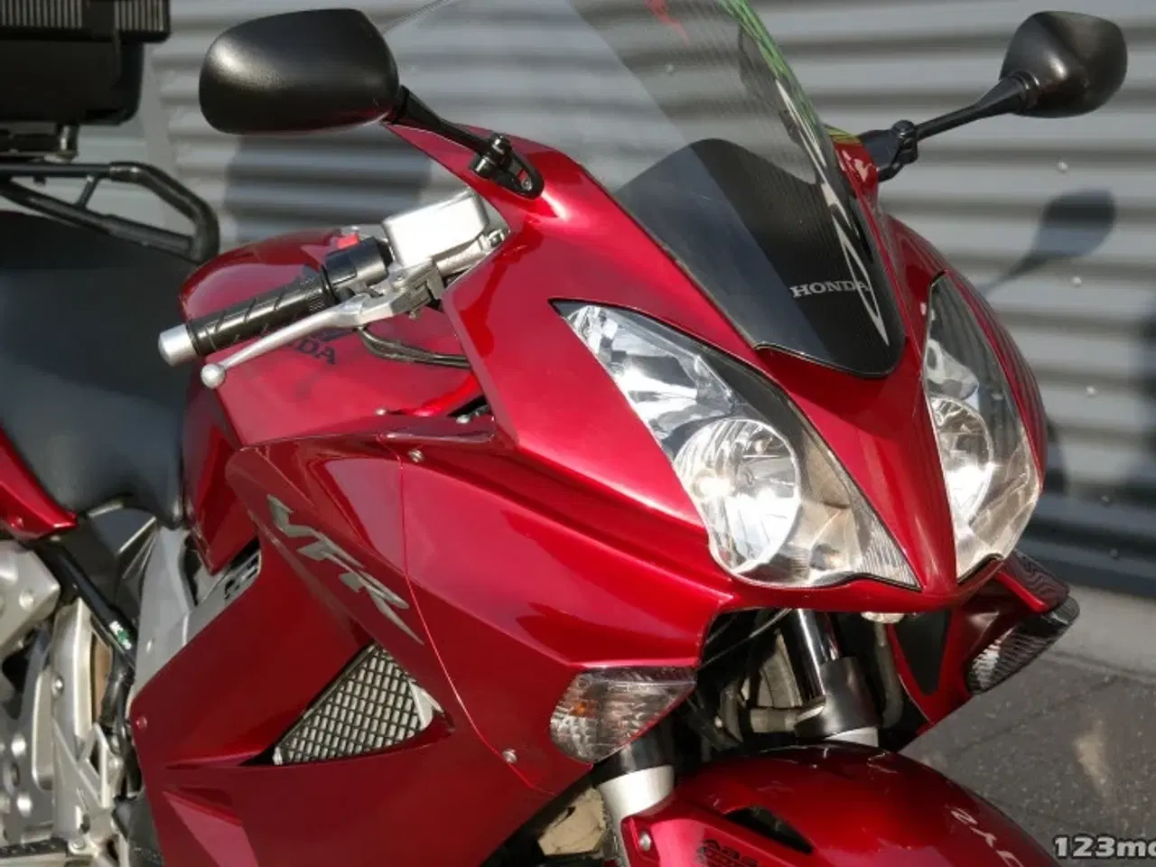 Billede 11 - Honda VFR 800 F MC-SYD       BYTTER GERNE