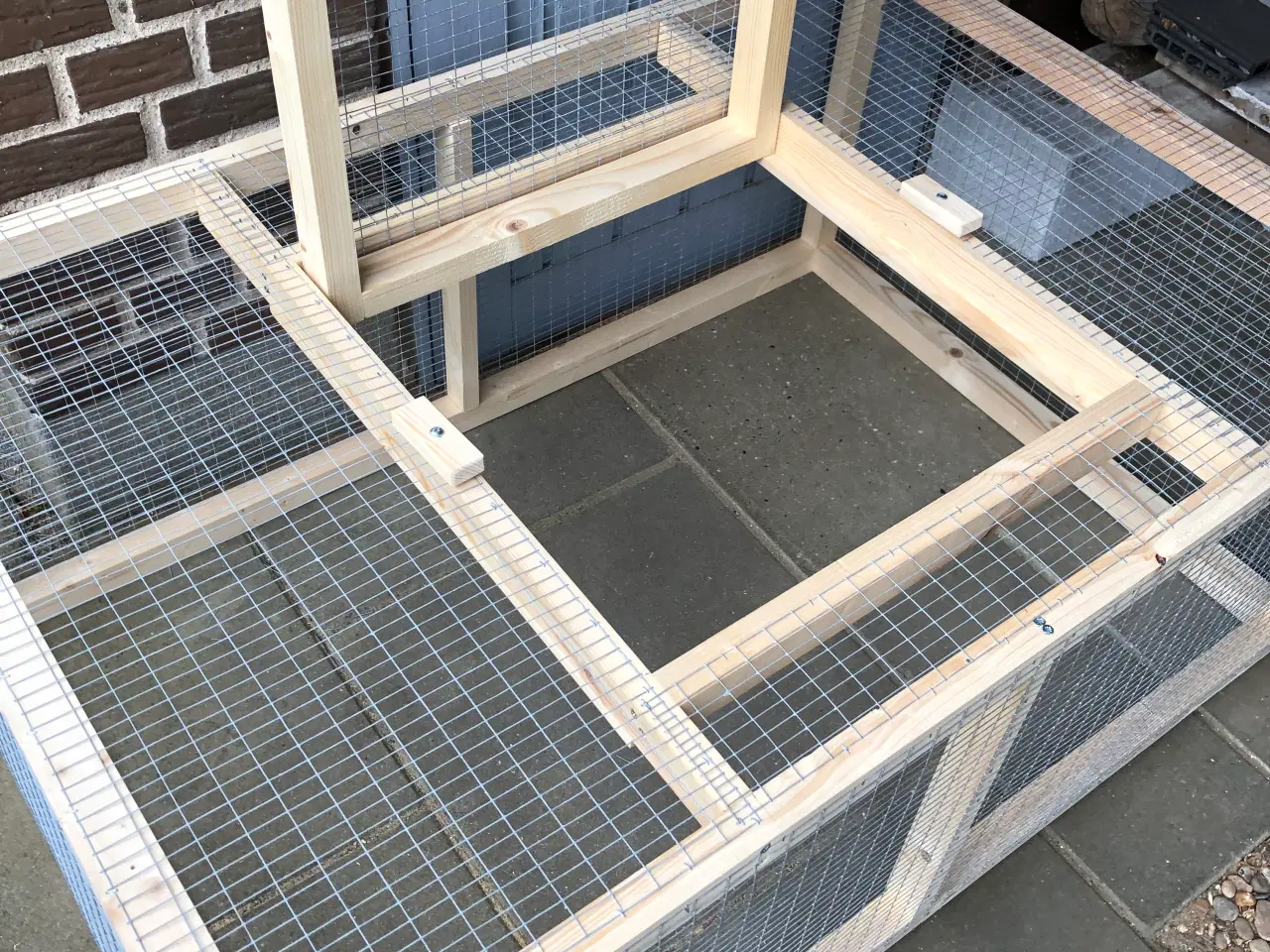 Billede 7 - Løbegård med åbning i top