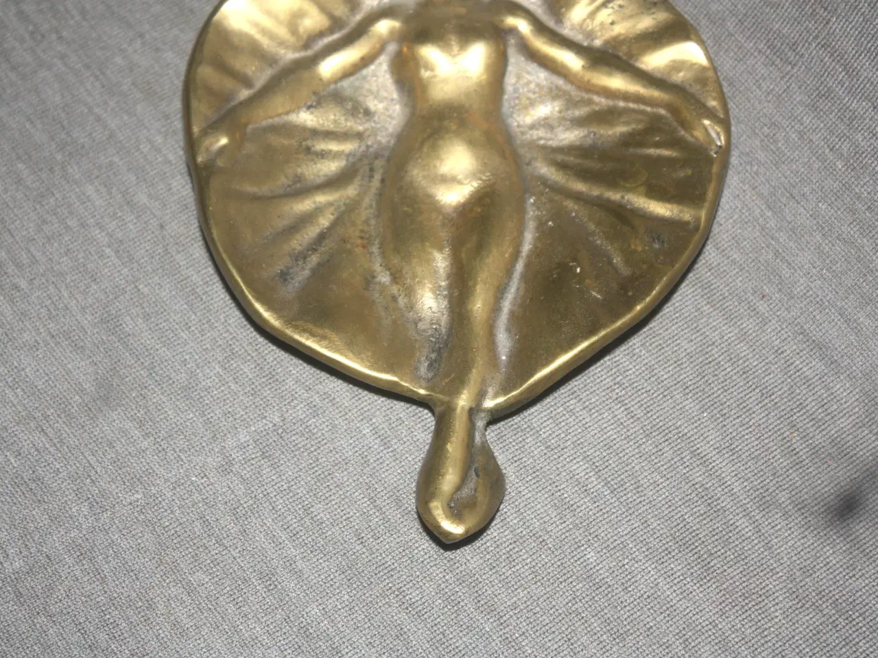 Billede 3 - Messing skål / askebæger med kvinde